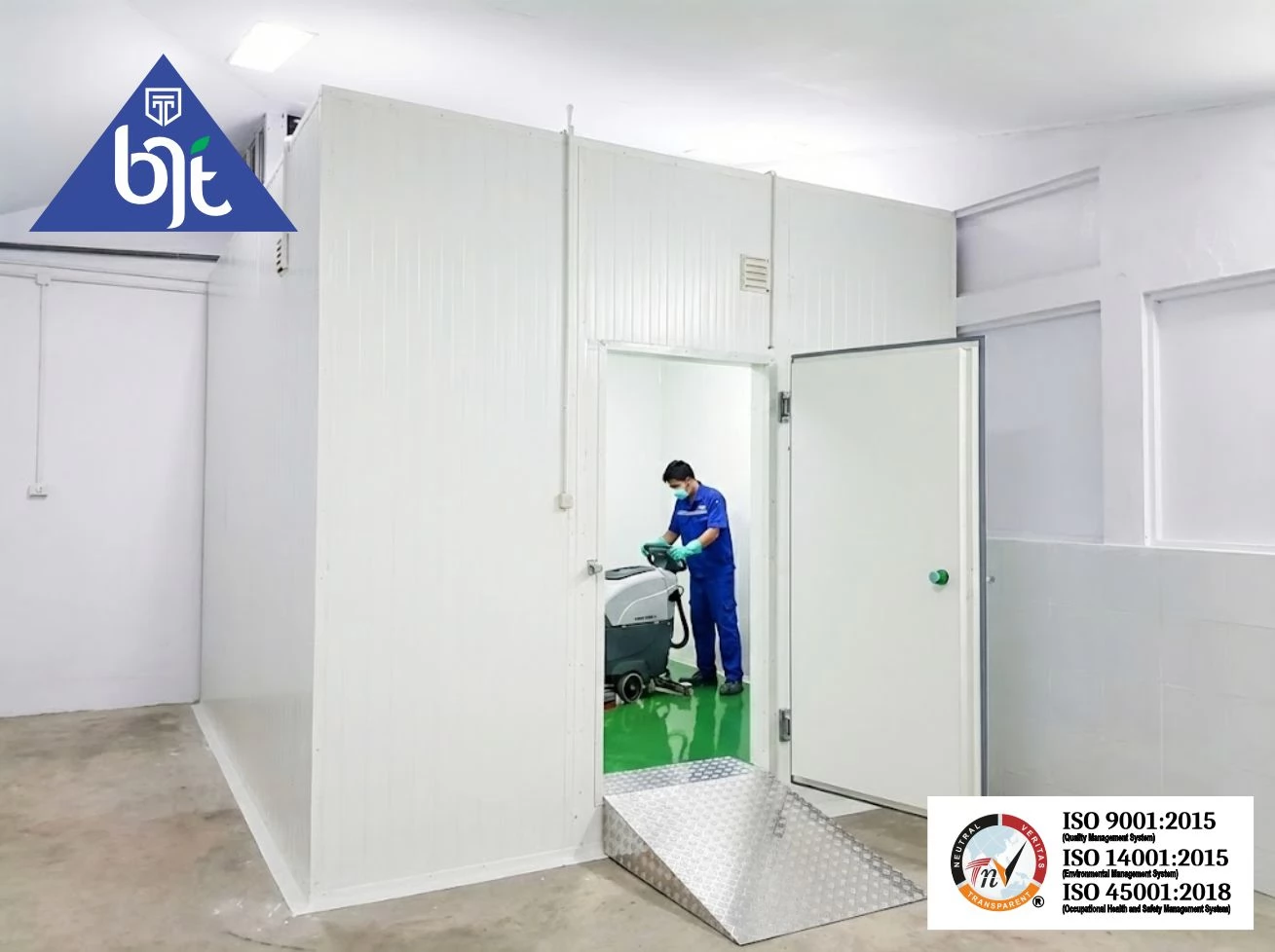 Cold storage chiller epoxy floor plate bordes ramp access door